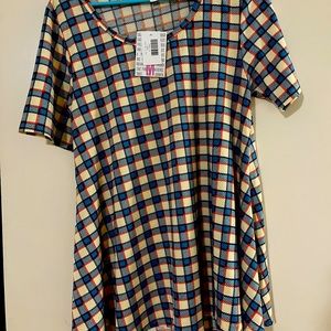 LuLaRoe Perfect Tee BNWT Size Medium (Size Down 1-2) Plaid